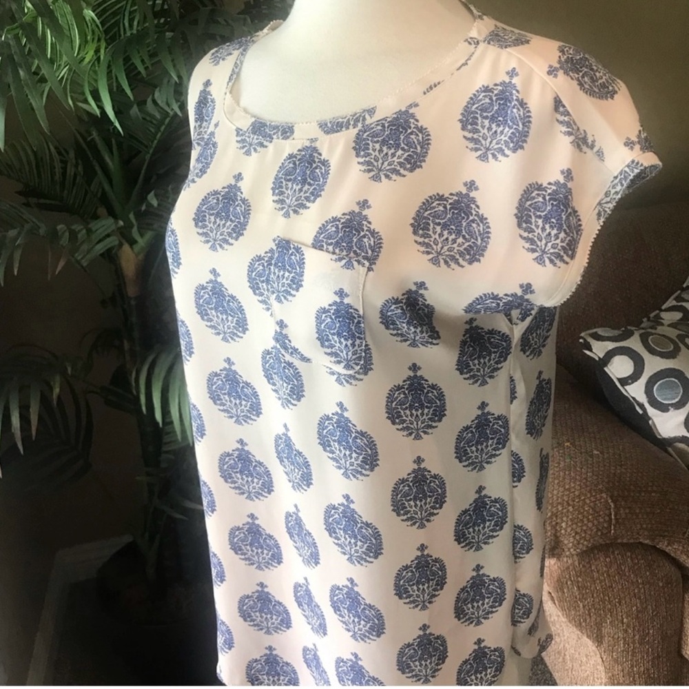 🇺🇸 LOFT Slate Blue and Creamy White Patterned Blouse,Size SP